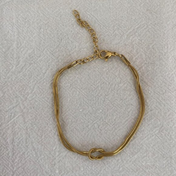 Neiman Marcus 14K Gold Plated Love Knot Dainty Snake Chain Infinity Bracelet - Picture 2 of 6